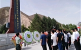 “瞻仰革命先烈，弘揚(yáng)愛國精神”主題黨日活動(dòng)
